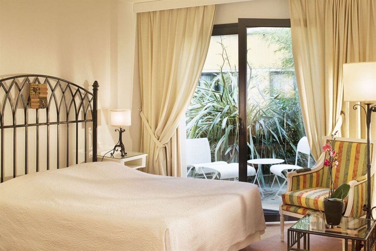 Avignon Grand Hotel Room photo